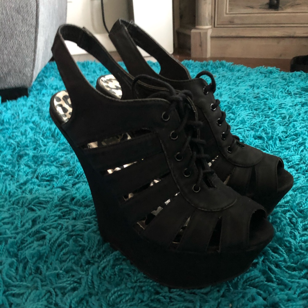 Qupid Wedge Sandal Shoe 8.5